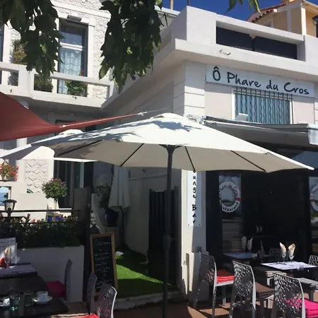 O Phare Du Cros * 滨海卡涅