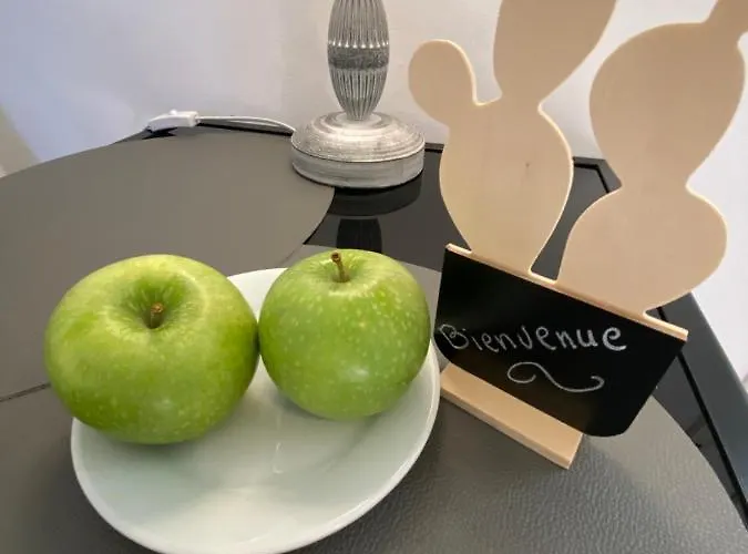 O Phare Du Cros * Cagnes-sur-Mer