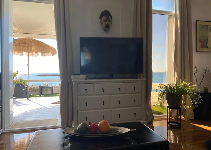 O Phare Du Cros Apartment